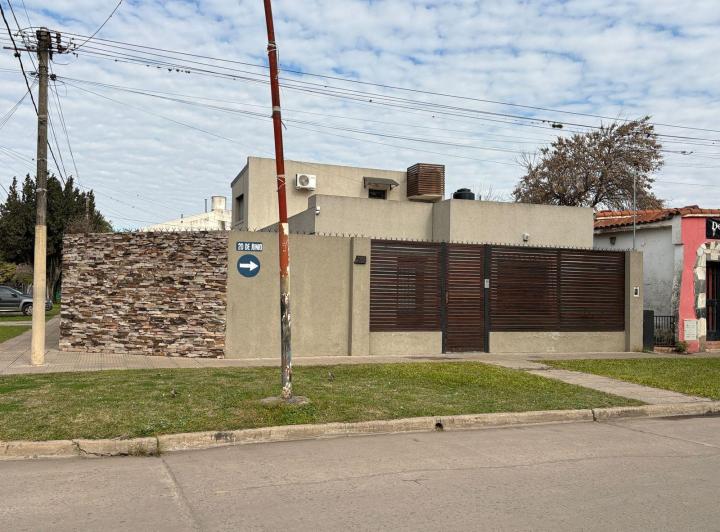 Casa · 101m² · 5 Ambientes · 1 Cochera