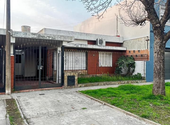 Casa · 131m² · 7 Ambientes · 2 Cocheras