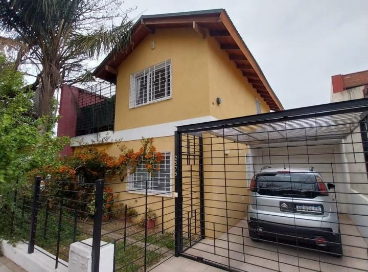 Casa · 200m² · 5 Ambientes · 2 Cocheras