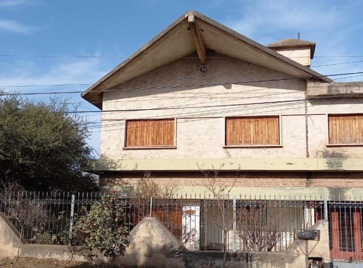 Casa · 409m² · 10 Ambientes · 1 Cochera