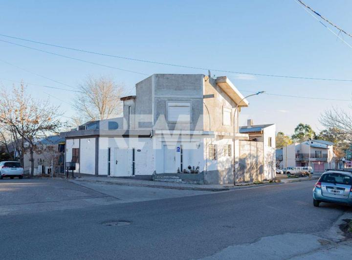 Casa · 263m² · 6 Ambientes · 1 Cochera