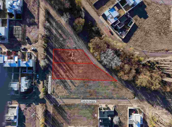 Terreno · 605m²