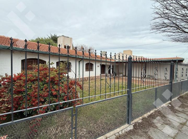 Casa · 140m² · 5 Ambientes · 1 Cochera