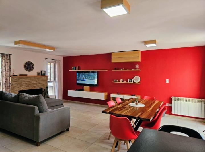 Casa · 142m² · 5 Ambientes · 2 Cocheras