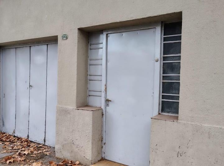 Terreno · 328m² · 5 Ambientes · 3 Cocheras