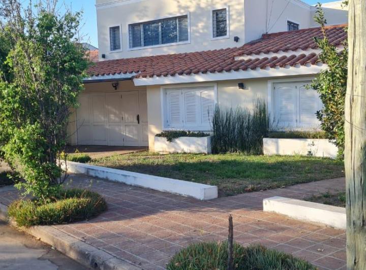 Casa · 580m² · 3 Ambientes