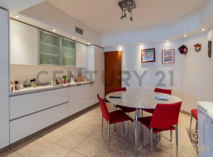 Departamento · 171m² · 4 Ambientes · 1 Cochera