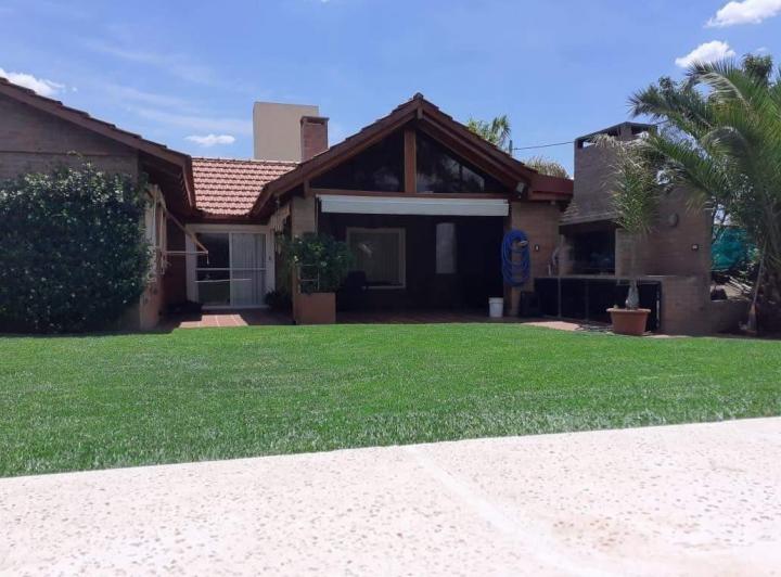 Casa · 200m² · 6 Ambientes · 2 Cocheras