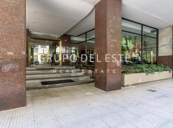 Departamento · 210m² · 5 Ambientes · 1 Cochera
