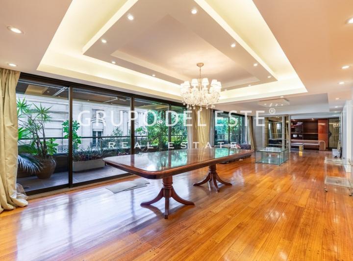 Departamento · 256m² · 5 Ambientes · 2 Cocheras
