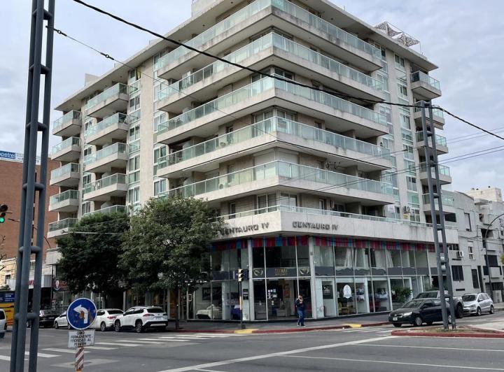 Departamento · 159m² · 6 Ambientes · 1 Cochera