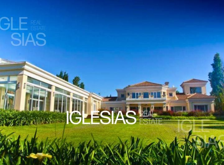 Casa · 997m² · 10 Ambientes · 3 Cocheras