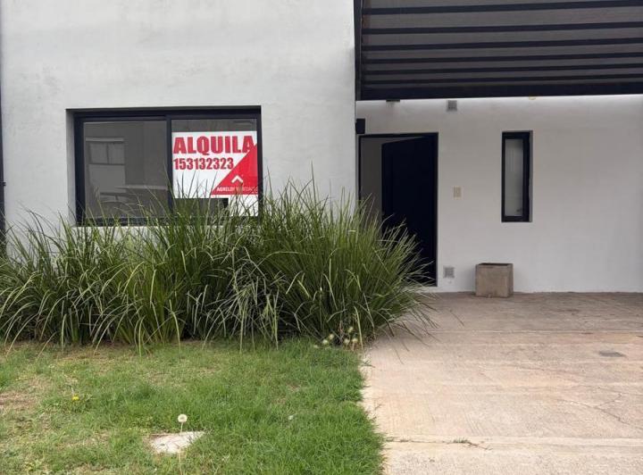 Casa · 120m² · 4 Ambientes · 1 Cochera