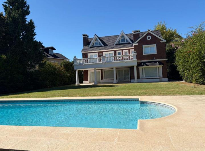 Casa · 400m² · 6 Ambientes