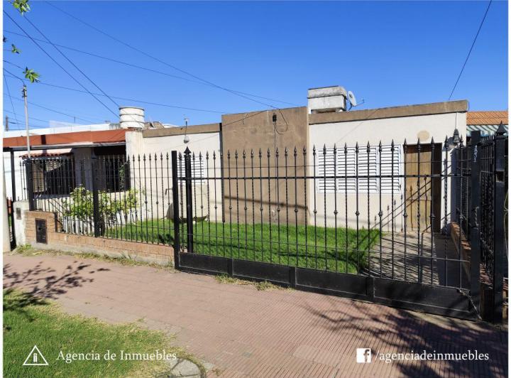 Casa · 85m² · 5 Ambientes · 1 Cochera