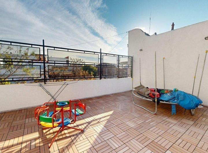 Casa · 200m² · 5 Ambientes · 1 Cochera