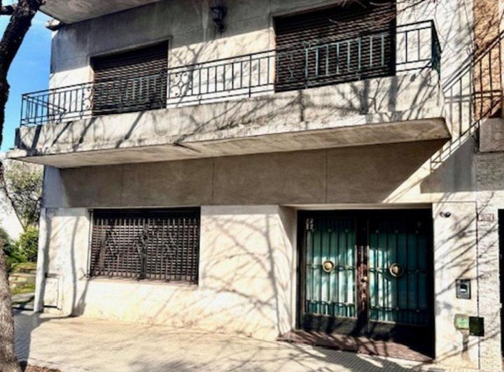 Casa · 258m² · 5 Ambientes · 2 Cocheras