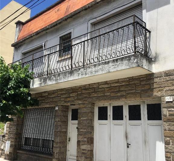 Casa · 220m² · 5 Ambientes