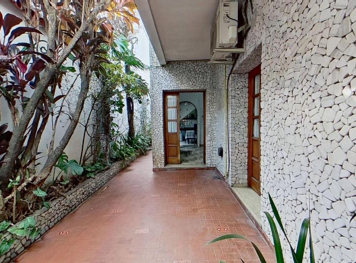 Casa · 158m² · 4 Ambientes · 1 Cochera