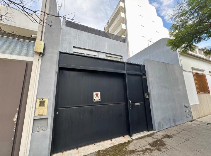 Casa · 180m² · 5 Ambientes