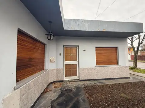 Casa en Alquiler en Miguel Riglos, Atreucó