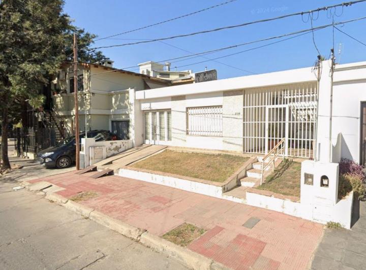 Casa · 151m² · 2 Ambientes · 1 Cochera