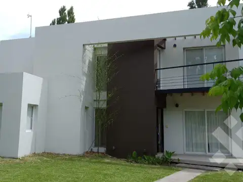 Casa en Venta en Plottier, Confluencia