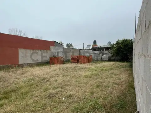 Terreno en Venta en Villa Esquiu, Capital