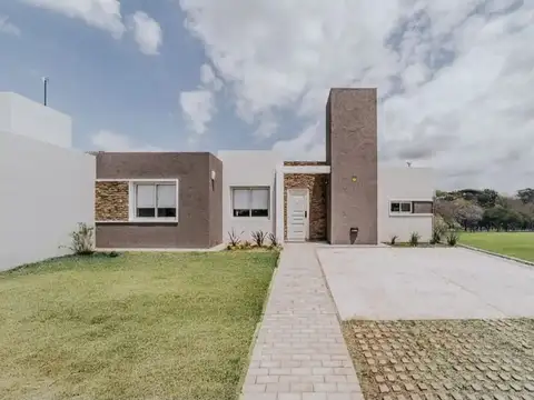 Casa en Venta en Alta Gracia, Santa María