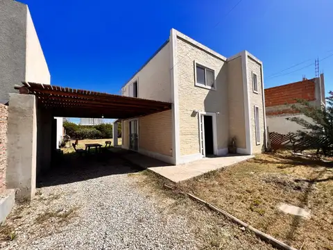Casa en Alquiler en Roldan, San Lorenzo