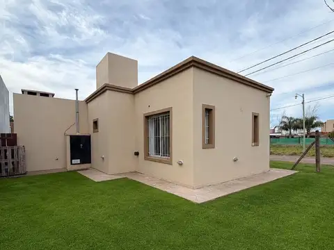 Casa en Alquiler en Roldan, San Lorenzo