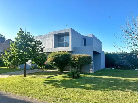 Casa en Alquiler en Ibarlucea, Rosario