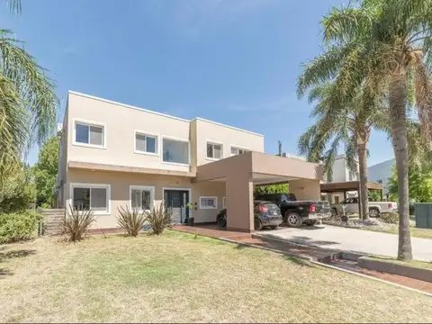 Casa en Venta en Funes Hills Cadaques, Countries y Barrios Cerrados en Funes
