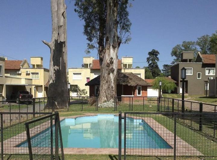 Casa · 150m² · 6 Ambientes · 2 Cocheras