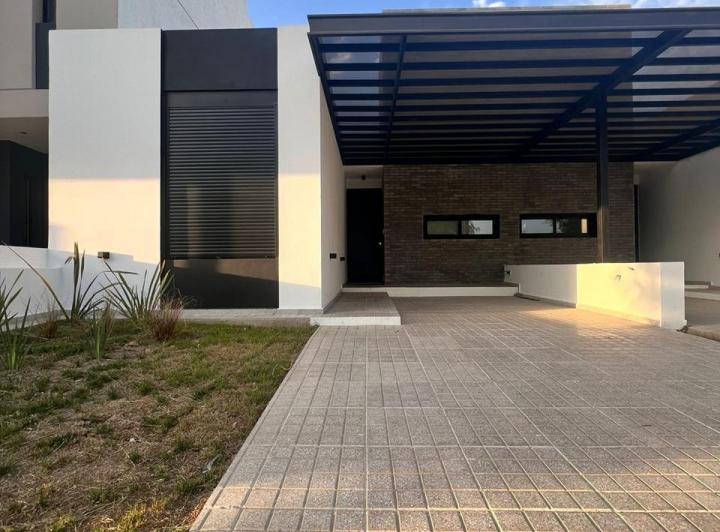 Casa · 150m² · 3 Ambientes · 1 Cochera