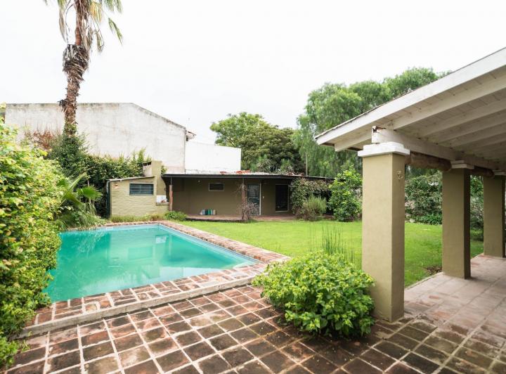 Casa · 231m² · 9 Ambientes · 2 Cocheras