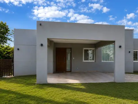 Casa en Alquiler en Pilar del Este - Santa Guadalupe, Countries y Barrios Cerrados en Pilar