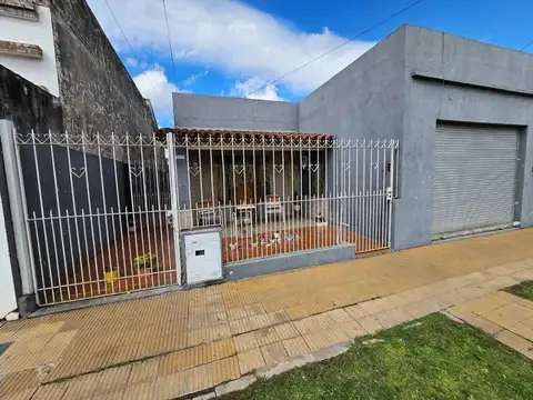 Casa en Venta en La Perlita, Moreno