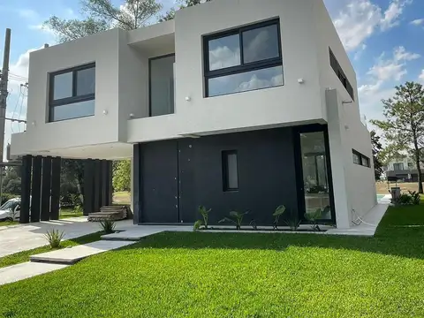 Casa en Venta en Countries y Barrios Cerrados en Esteban Echeverria, Partido de Esteban Echeverría