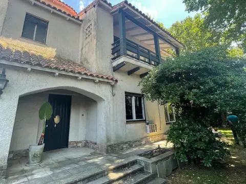 Casa en Venta en La Lucila Libertador / Rio, La Lucila