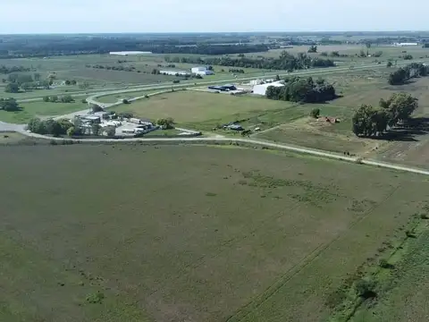 Campo en Venta en Chacras De Olivia, Lima