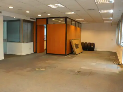 Oficina en Alquiler en San Isidro Libertador / Lasalle, San Isidro