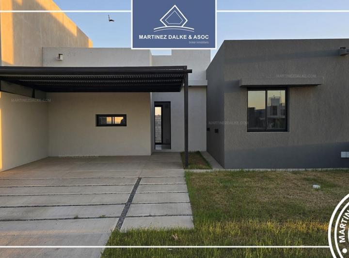Casa · 125m² · 4 Ambientes · 4 Cocheras