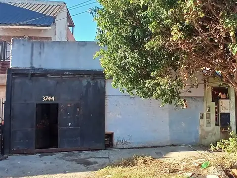 Galpón en Alquiler en Lanus Este, Lanus