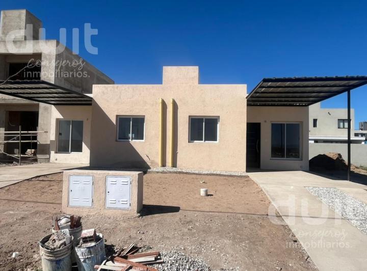 Casa · 72m² · 4 Ambientes · 1 Cochera