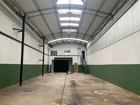 Galpón en Alquiler en Isidro Casanova, Partido de La Matanza