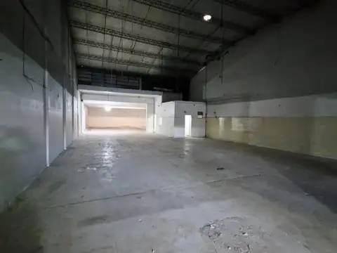 Galpón en Alquiler en Isidro Casanova, Partido de La Matanza