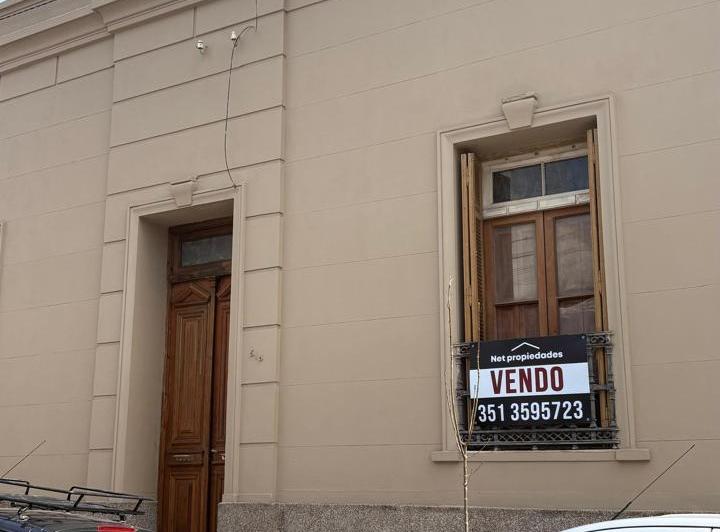Casa · 201m² · 8 Ambientes