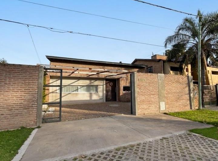 Casa · 348m² · 4 Ambientes · 2 Cocheras