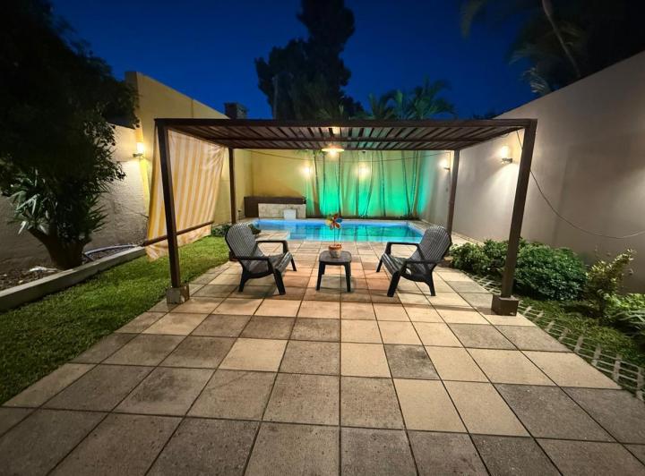 Casa · 295m² · 10 Ambientes · 3 Cocheras